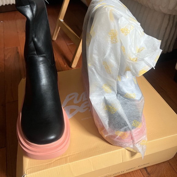 Black chunky Knee high boots with pink bottoms - Picture 5 of 7